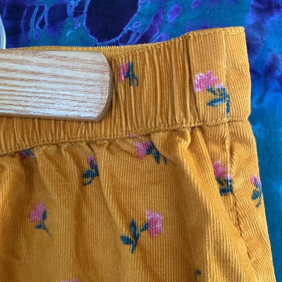 American Eagle corduroy flowery skirt! Size- medium. - Picture 9 of 10